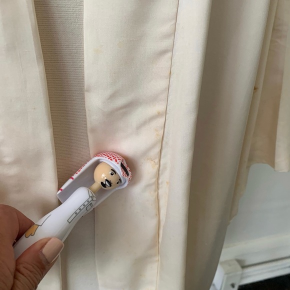 Vintage Silk Japanese Kimono 1970’s Embroidered White and Gold Silk Robe - Picture 7 of 10